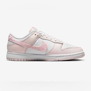 Nike Dunk Low size 6 White/medium soft pink/pearl pink